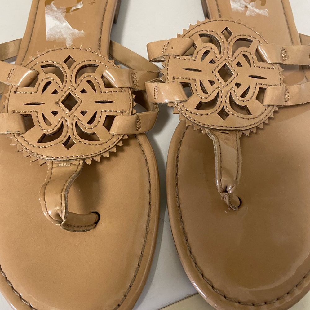Circus by Sam Edelman Tan Leather Cutout Thong Sandals